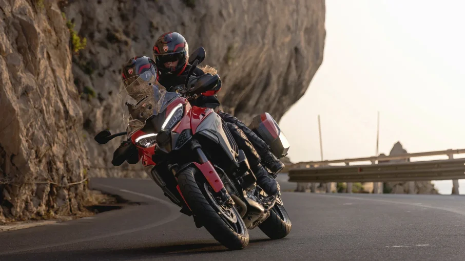 Multistrada V4 S görsel 3