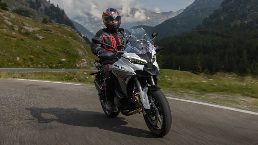 Multistrada V4 S görsel 2