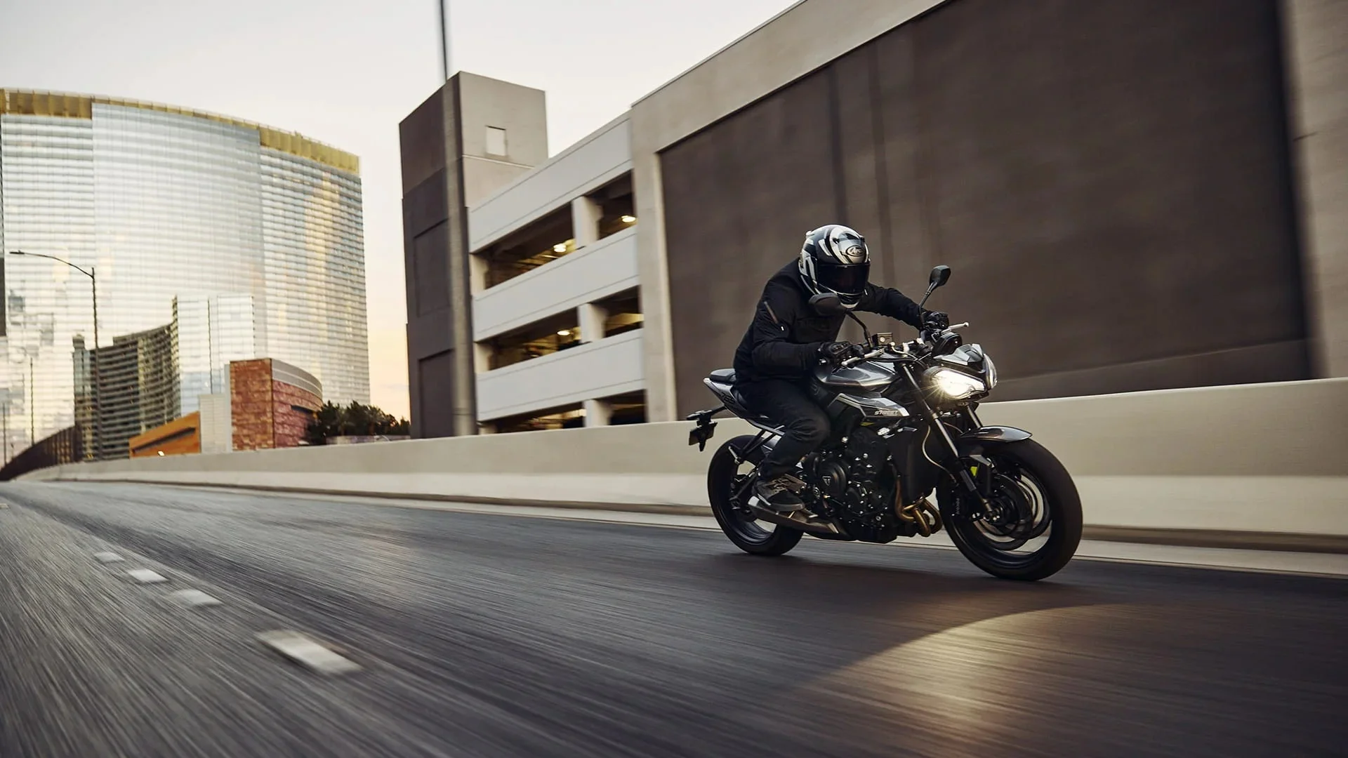 Street Triple R