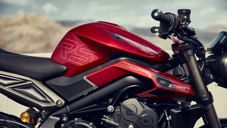 STREET TRIPLE RS görsel 1
